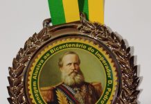 Medalha Comemorativa do Bicentenário de Nascimento de SMI Dom Pedro II a Dom Dr. Ricardo Moraes de Resende