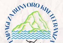 O Presidente Akiiki Amon Tumuhaise da Empagi Za Bunyoro Kweteeraniza concede o título de Akiiki a Dom Ricardo I de Benevento